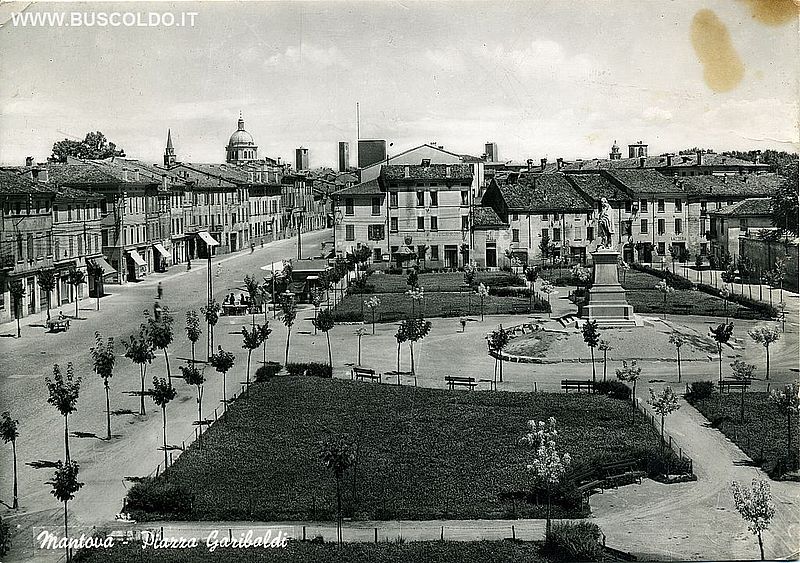 Mantova piazza Garibaldi