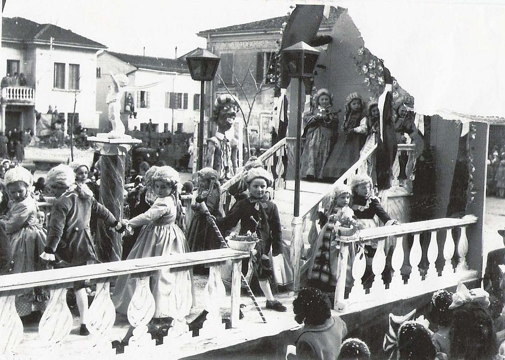 carnevale in piazza a Buscoldo